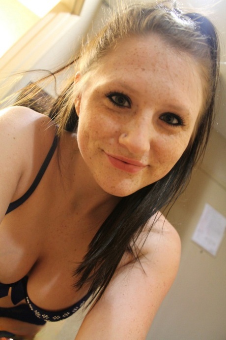 Freckles 18 hübsche erotische bilder