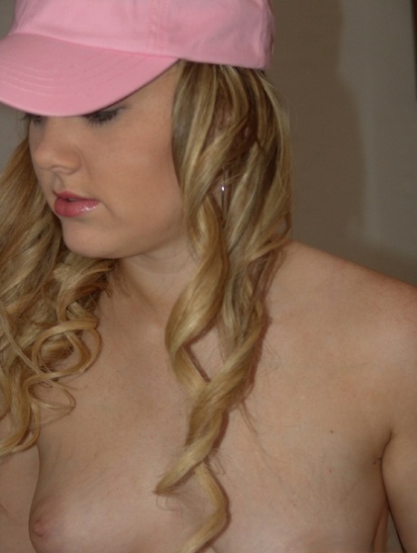 Amber Peach top erotische bild