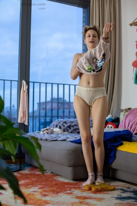 zierliches blondes kurzes Haar sexy xxx bild