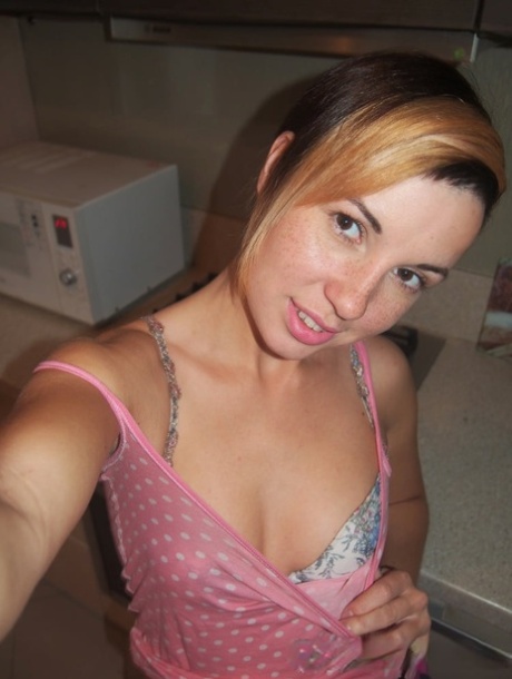 kurze Haare, MILF, lesbisch nacktheit top bild